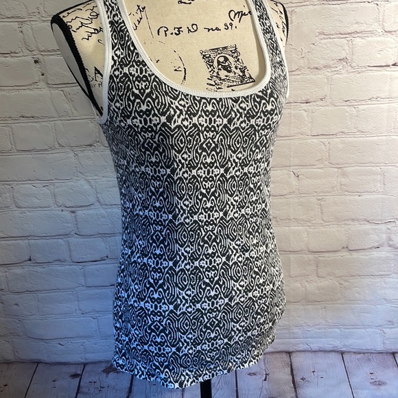 Tank Top Bundle - Picture 8 of 13